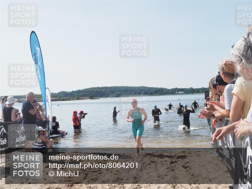 22.06.2025 - Viking Triathlon MichiJ http://msf.ph/oto/8064201 22.06.2025 10:27:42 Schwimmen 1, 176, 198, 230, 272, 534, 611 meine-sportfotos.de