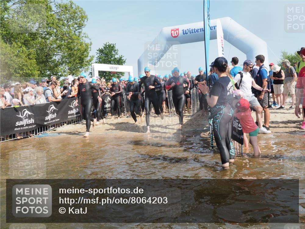 22.06.2025 - Viking Triathlon KatJ http://msf.ph/oto/8064203 22.06.2025 10:04:08 Schwimmen 156, 199, 220, 240, 313, 315, 351, 370, 433, 448, 474, 529, 614, 639, 657 meine-sportfotos.de
