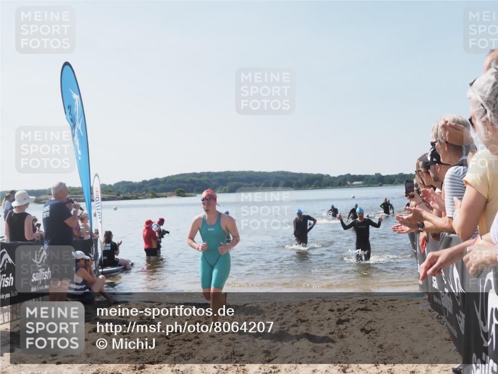 22.06.2025 - Viking Triathlon MichiJ http://msf.ph/oto/8064207 22.06.2025 10:27:43 Schwimmen 1, 176, 198, 230, 534, 611 meine-sportfotos.de