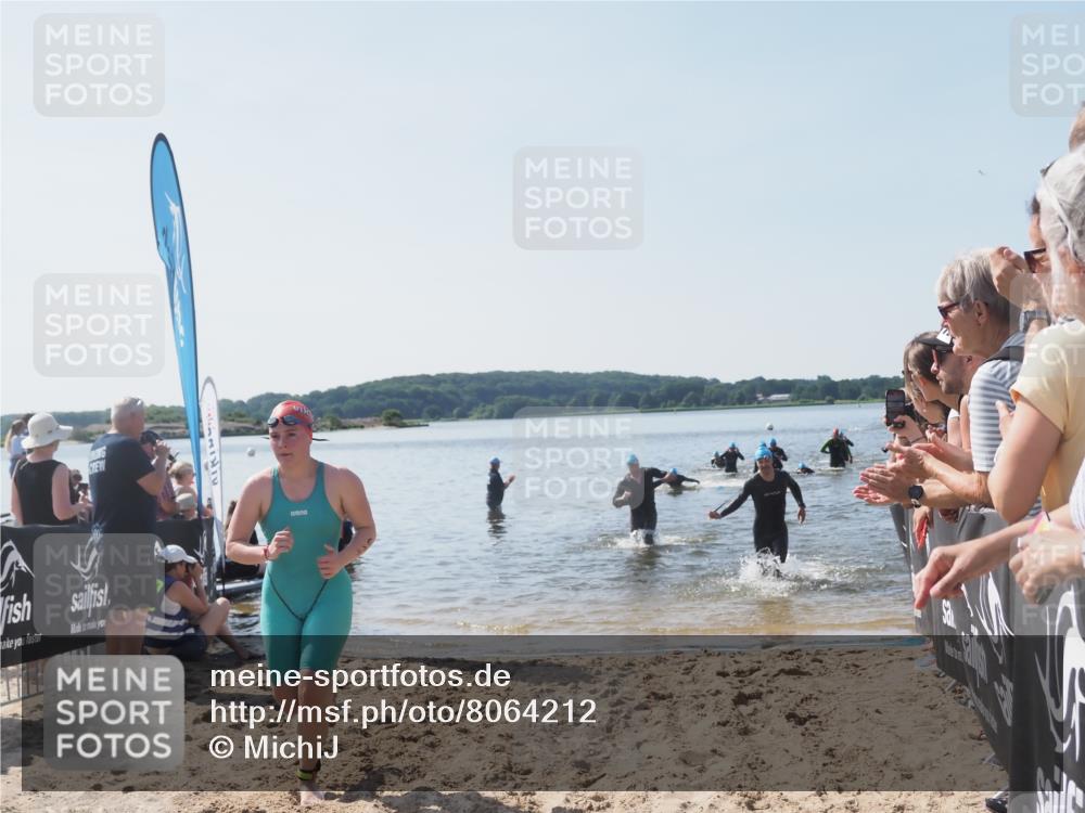 22.06.2025 - Viking Triathlon MichiJ http://msf.ph/oto/8064212 22.06.2025 10:27:43 Schwimmen 1, 176, 198, 230, 534, 611 meine-sportfotos.de