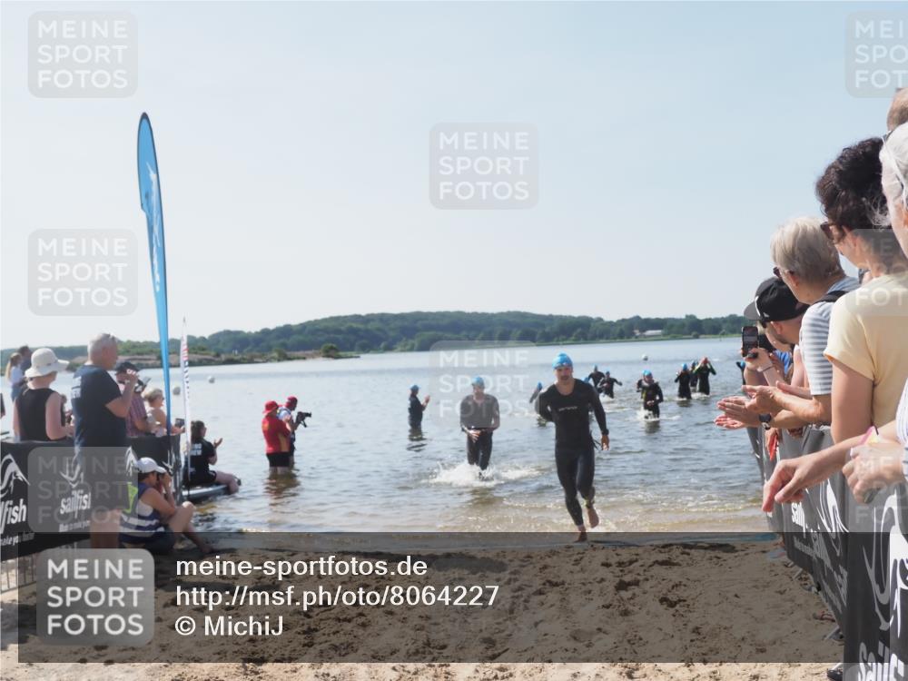 22.06.2025 - Viking Triathlon MichiJ http://msf.ph/oto/8064227 22.06.2025 10:27:45 Schwimmen 1, 176, 198, 230, 534 meine-sportfotos.de