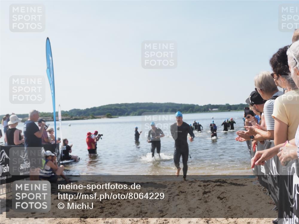 22.06.2025 - Viking Triathlon MichiJ http://msf.ph/oto/8064229 22.06.2025 10:27:46 Schwimmen 1, 90, 176, 198, 230, 534, 616 meine-sportfotos.de