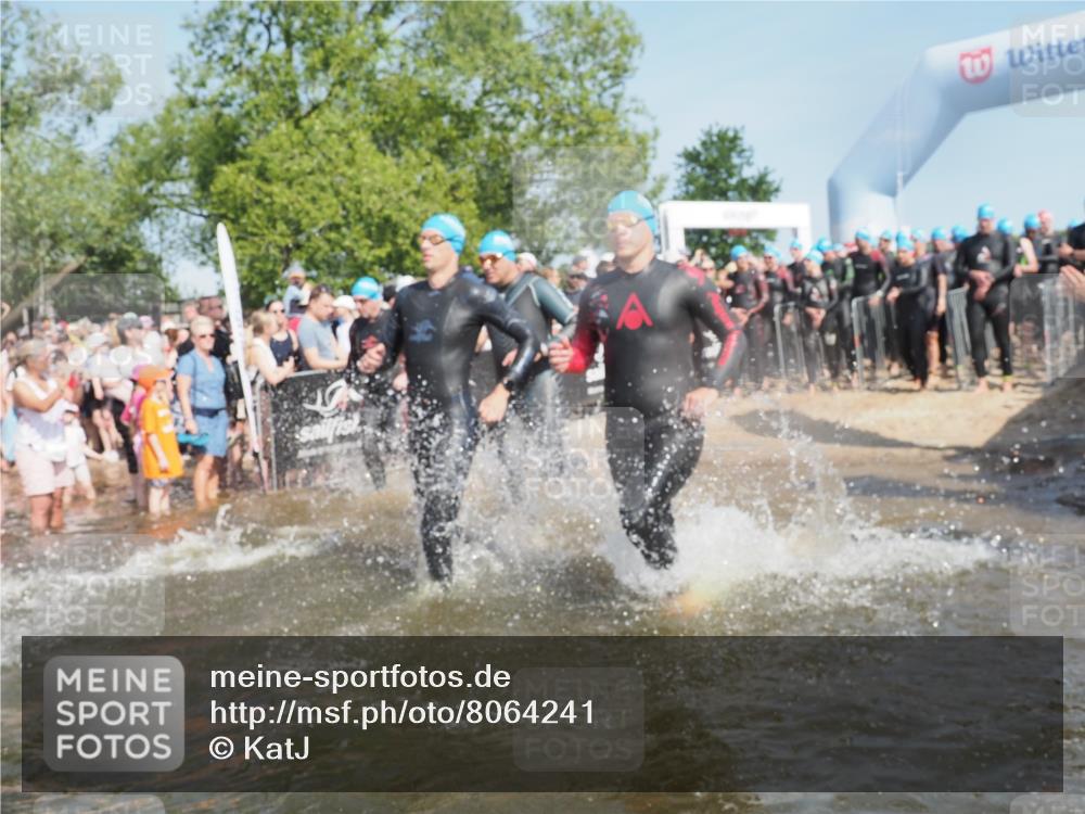22.06.2025 - Viking Triathlon KatJ http://msf.ph/oto/8064241 22.06.2025 10:04:10 Schwimmen 141, 142, 156, 185, 199, 240, 276, 313, 351, 370, 448, 474, 493, 529, 614 meine-sportfotos.de