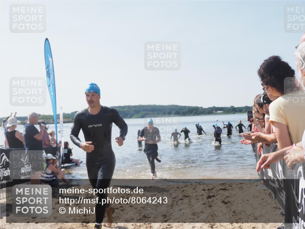 22.06.2025 - Viking Triathlon MichiJ http://msf.ph/oto/8064243 22.06.2025 10:27:47 Schwimmen 1, 90, 176, 198, 230, 289, 534, 616 meine-sportfotos.de