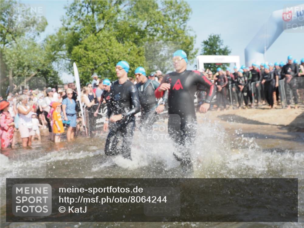 22.06.2025 - Viking Triathlon KatJ http://msf.ph/oto/8064244 22.06.2025 10:04:10 Schwimmen 141, 142, 156, 185, 199, 240, 276, 313, 351, 370, 448, 474, 493, 529, 614 meine-sportfotos.de