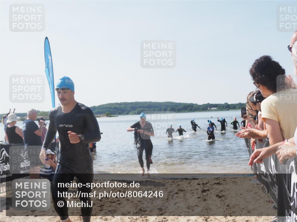 22.06.2025 - Viking Triathlon MichiJ http://msf.ph/oto/8064246 22.06.2025 10:27:48 Schwimmen 1, 90, 176, 196, 198, 230, 289, 534, 616 meine-sportfotos.de