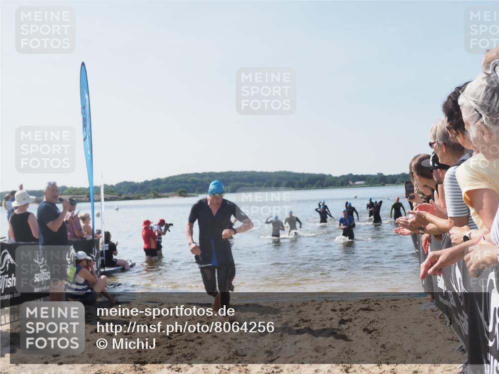 22.06.2025 - Viking Triathlon MichiJ http://msf.ph/oto/8064256 22.06.2025 10:27:49 Schwimmen 14, 90, 176, 178, 196, 198, 230, 289, 534, 616 meine-sportfotos.de