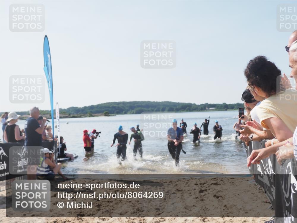 22.06.2025 - Viking Triathlon MichiJ http://msf.ph/oto/8064269 22.06.2025 10:27:56 Schwimmen 14, 90, 178, 196, 198, 230, 289, 401, 534, 616 meine-sportfotos.de