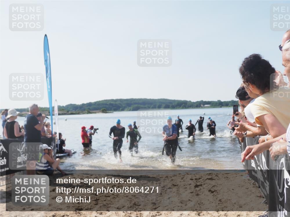 22.06.2025 - Viking Triathlon MichiJ http://msf.ph/oto/8064271 22.06.2025 10:27:56 Schwimmen 14, 90, 178, 196, 198, 230, 289, 401, 534, 616 meine-sportfotos.de