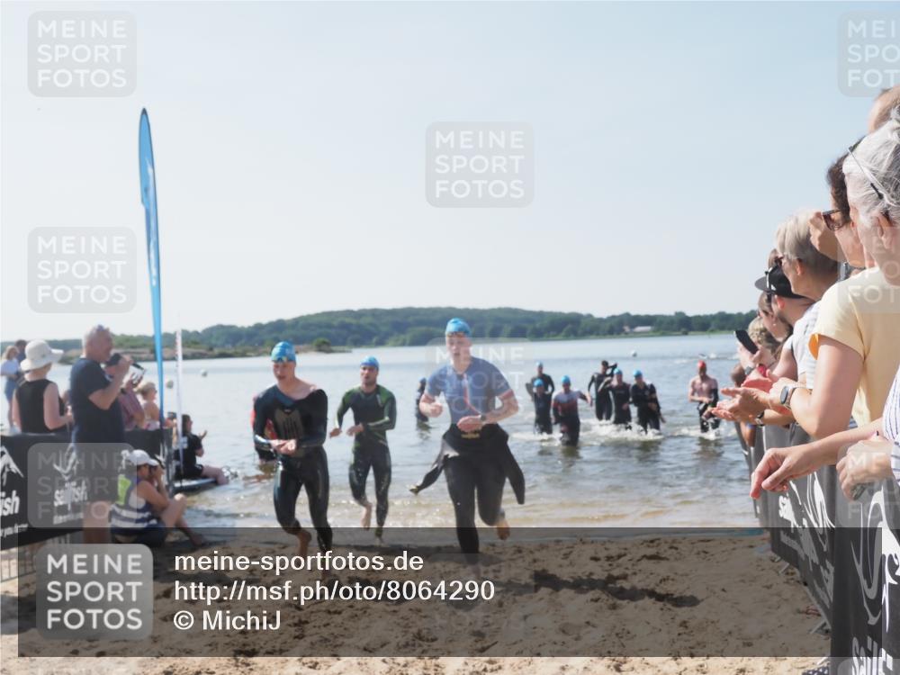 22.06.2025 - Viking Triathlon MichiJ http://msf.ph/oto/8064290 22.06.2025 10:27:58 Schwimmen 14, 90, 178, 196, 198, 230, 289, 401, 534, 616 meine-sportfotos.de