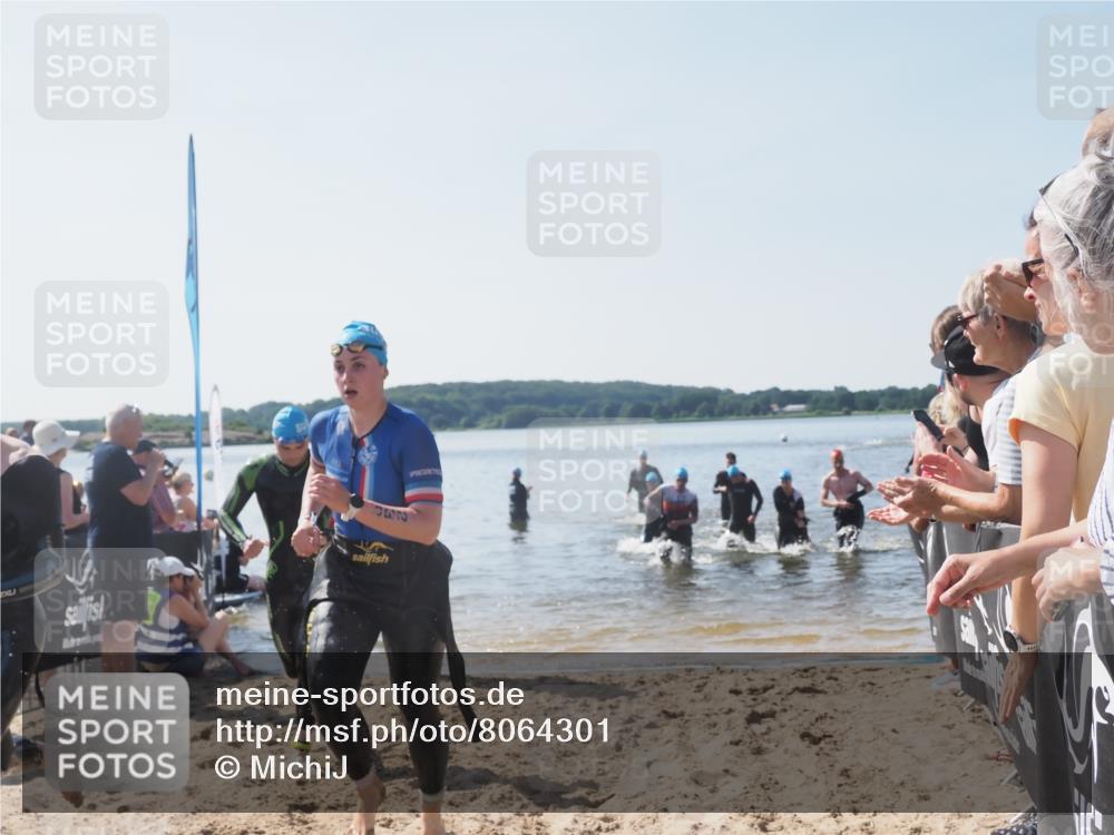 22.06.2025 - Viking Triathlon MichiJ http://msf.ph/oto/8064301 22.06.2025 10:27:59 Schwimmen 14, 90, 178, 196, 198, 230, 289, 367, 401, 534, 616 meine-sportfotos.de