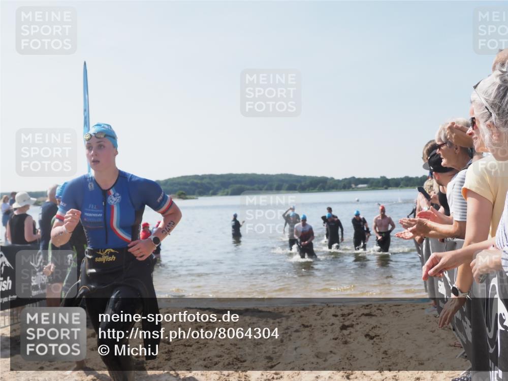 22.06.2025 - Viking Triathlon MichiJ http://msf.ph/oto/8064304 22.06.2025 10:27:59 Schwimmen 14, 90, 178, 196, 198, 230, 289, 367, 401, 534, 616 meine-sportfotos.de