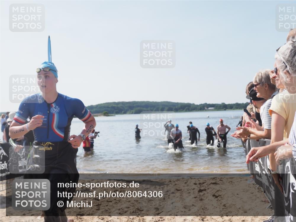 22.06.2025 - Viking Triathlon MichiJ http://msf.ph/oto/8064306 22.06.2025 10:27:59 Schwimmen 14, 90, 178, 196, 198, 230, 289, 367, 401, 534, 616 meine-sportfotos.de
