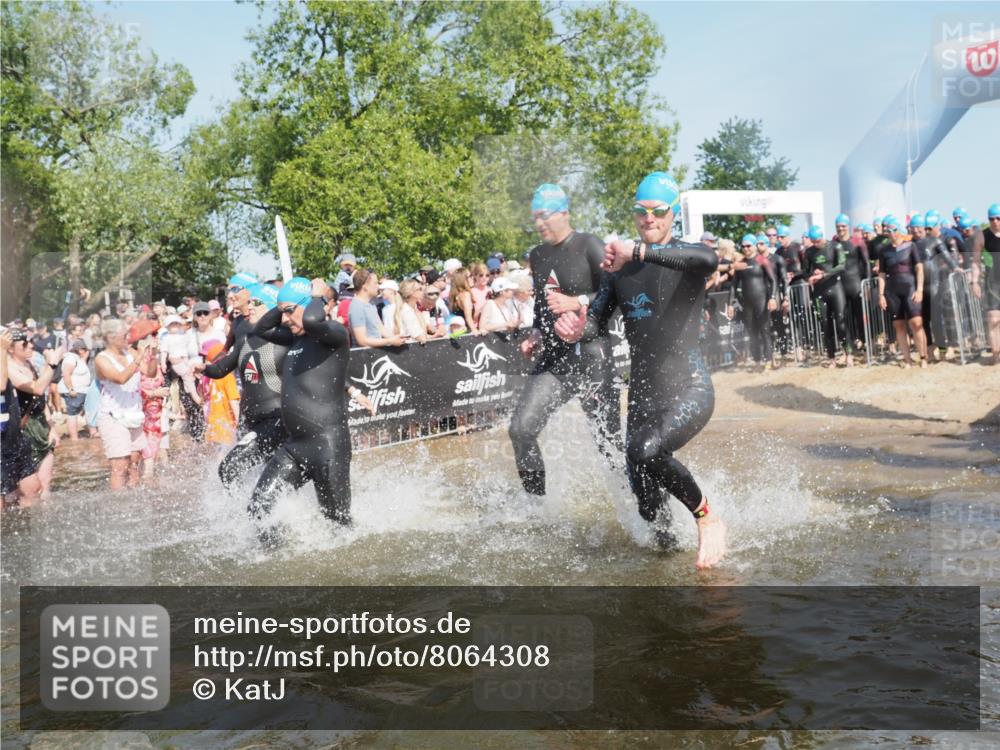 22.06.2025 - Viking Triathlon KatJ http://msf.ph/oto/8064308 22.06.2025 10:04:15 Schwimmen 115, 141, 142, 156, 185, 199, 253, 276, 351, 408, 474, 493, 529 meine-sportfotos.de