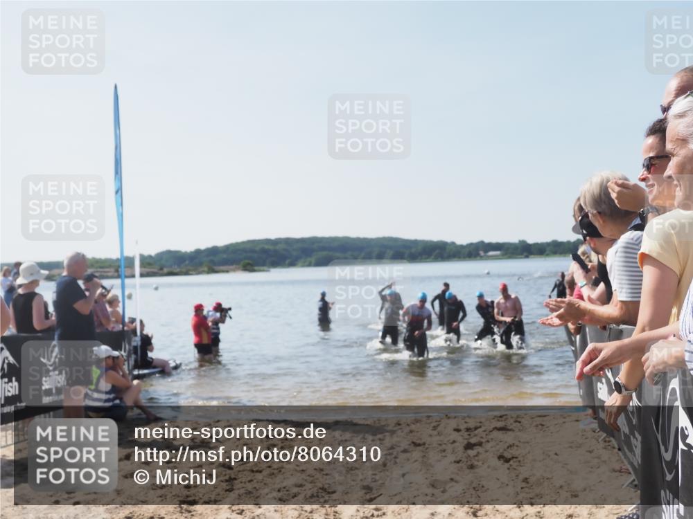 22.06.2025 - Viking Triathlon MichiJ http://msf.ph/oto/8064310 22.06.2025 10:28:00 Schwimmen 14, 90, 178, 196, 198, 289, 367, 401, 534, 616 meine-sportfotos.de