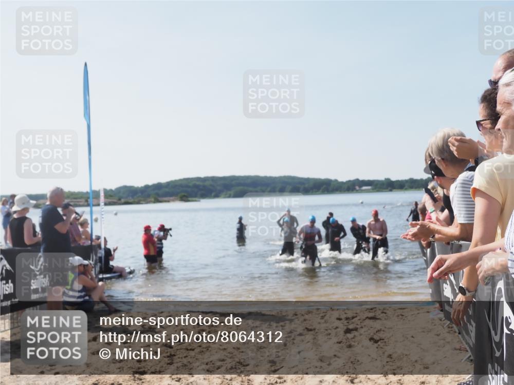 22.06.2025 - Viking Triathlon MichiJ http://msf.ph/oto/8064312 22.06.2025 10:28:00 Schwimmen 14, 90, 178, 196, 198, 289, 367, 401, 534, 616 meine-sportfotos.de