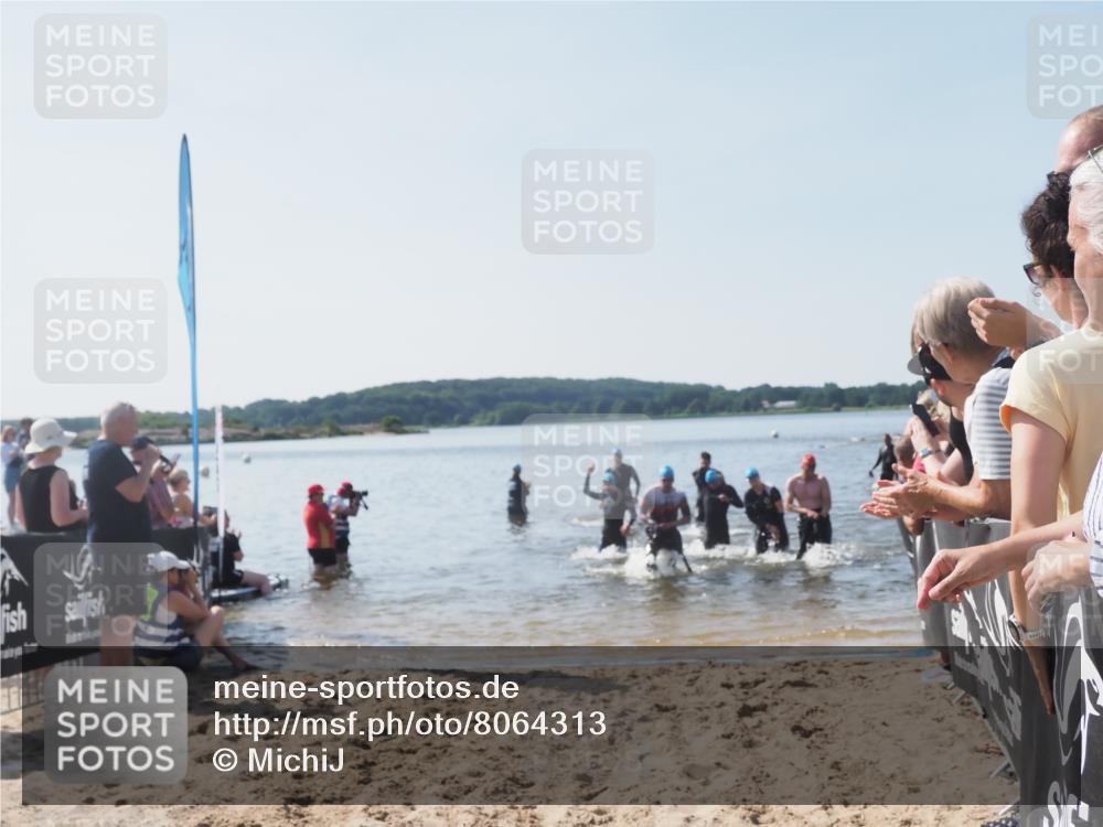 22.06.2025 - Viking Triathlon MichiJ http://msf.ph/oto/8064313 22.06.2025 10:28:00 Schwimmen 14, 90, 178, 196, 198, 289, 367, 401, 534, 616 meine-sportfotos.de