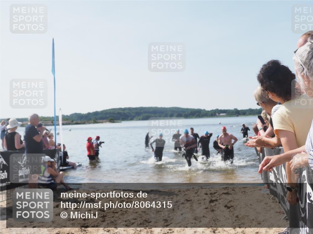 22.06.2025 - Viking Triathlon MichiJ http://msf.ph/oto/8064315 22.06.2025 10:28:02 Schwimmen 14, 90, 178, 196, 289, 367, 401, 616 meine-sportfotos.de