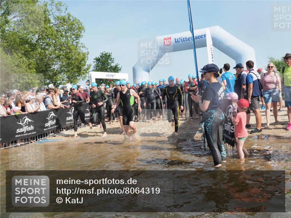22.06.2025 - Viking Triathlon KatJ http://msf.ph/oto/8064319 22.06.2025 10:04:19 Schwimmen 115, 141, 142, 156, 185, 195, 199, 239, 253, 276, 351, 377, 408, 474, 493, 529 meine-sportfotos.de