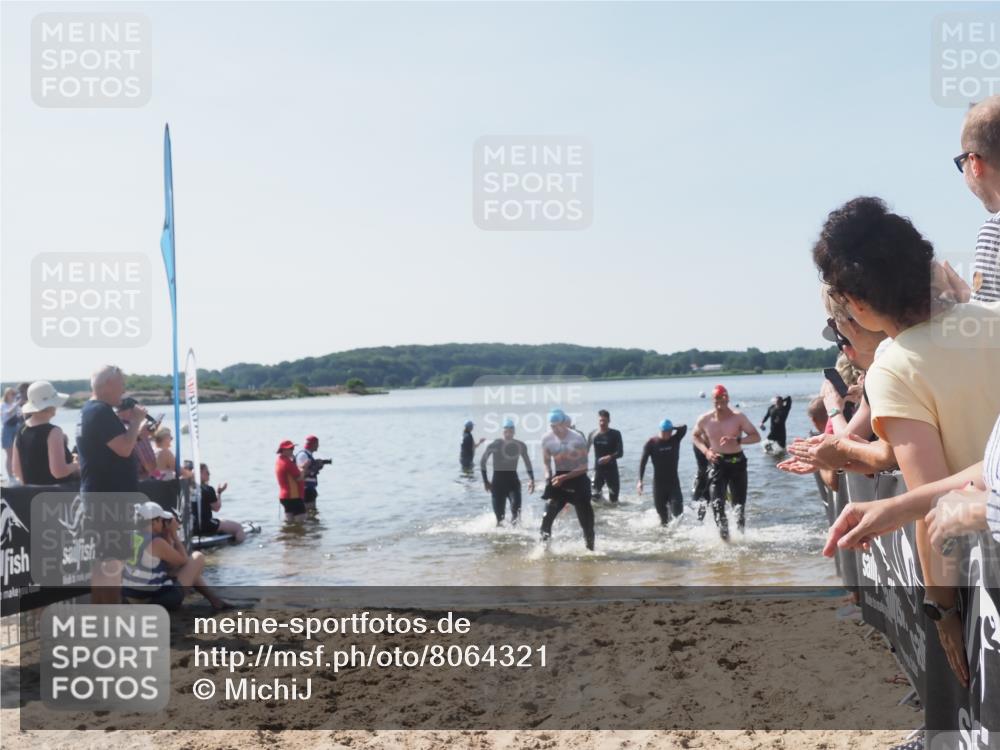 22.06.2025 - Viking Triathlon MichiJ http://msf.ph/oto/8064321 22.06.2025 10:28:03 Schwimmen 14, 90, 178, 196, 289, 367, 401, 616 meine-sportfotos.de