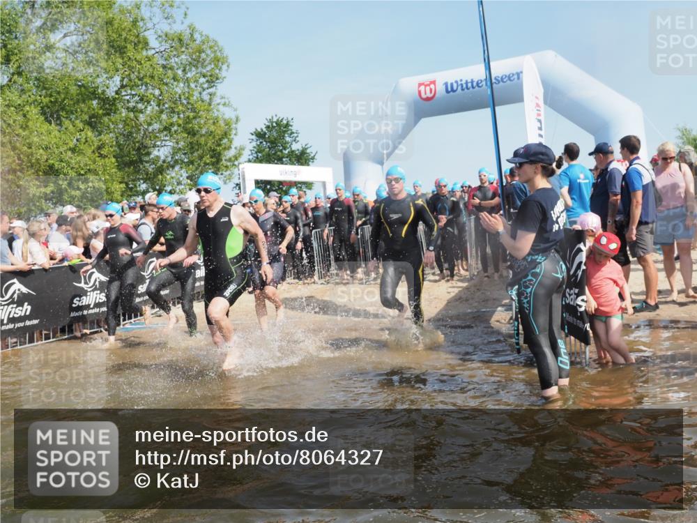 22.06.2025 - Viking Triathlon KatJ http://msf.ph/oto/8064327 22.06.2025 10:04:19 Schwimmen 115, 141, 142, 156, 185, 195, 199, 239, 253, 276, 351, 377, 408, 474, 493, 529 meine-sportfotos.de