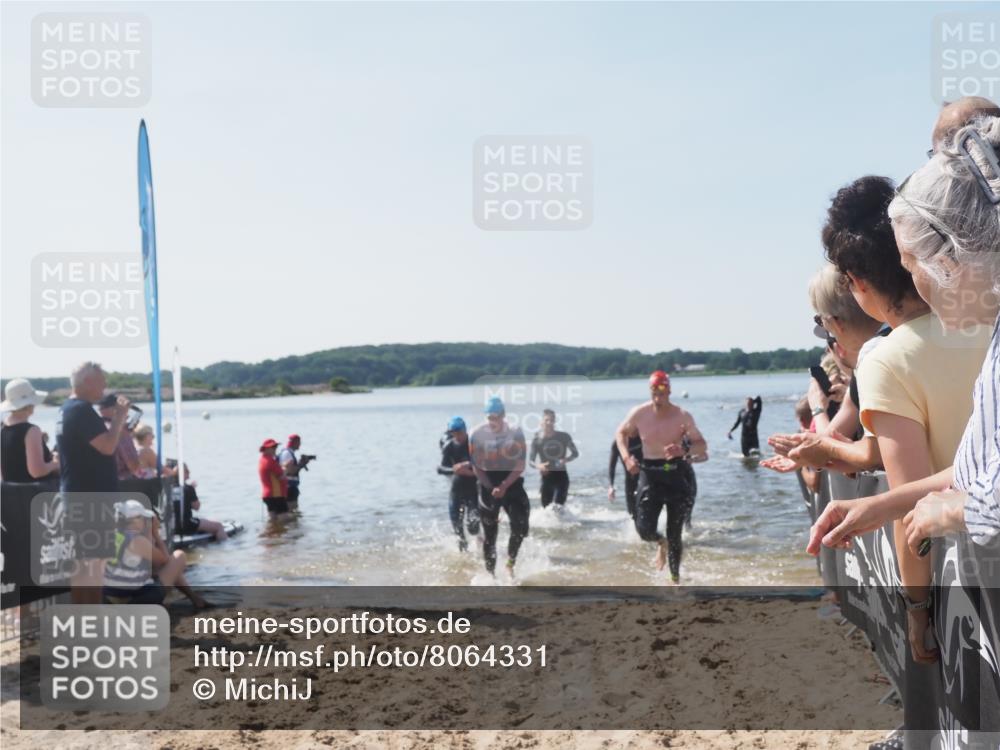 22.06.2025 - Viking Triathlon MichiJ http://msf.ph/oto/8064331 22.06.2025 10:28:04 Schwimmen 14, 90, 178, 196, 289, 367, 401, 616 meine-sportfotos.de
