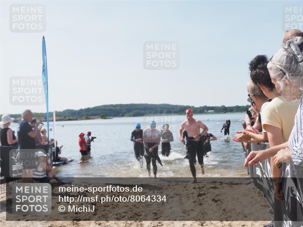 22.06.2025 - Viking Triathlon MichiJ http://msf.ph/oto/8064334 22.06.2025 10:28:04 Schwimmen 14, 90, 178, 196, 289, 367, 401, 616 meine-sportfotos.de