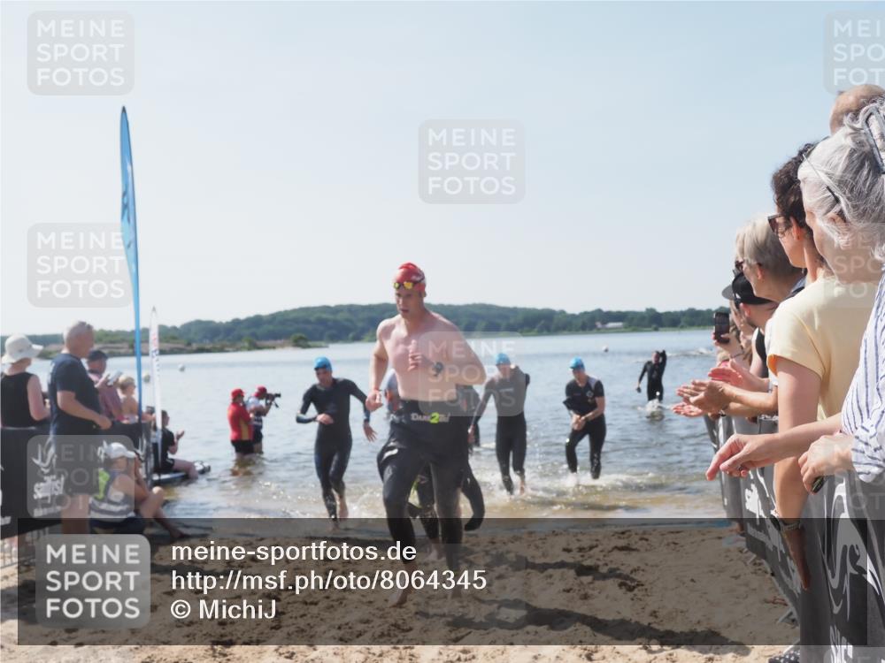 22.06.2025 - Viking Triathlon MichiJ http://msf.ph/oto/8064345 22.06.2025 10:28:05 Schwimmen 14, 90, 178, 196, 289, 367, 401, 616 meine-sportfotos.de