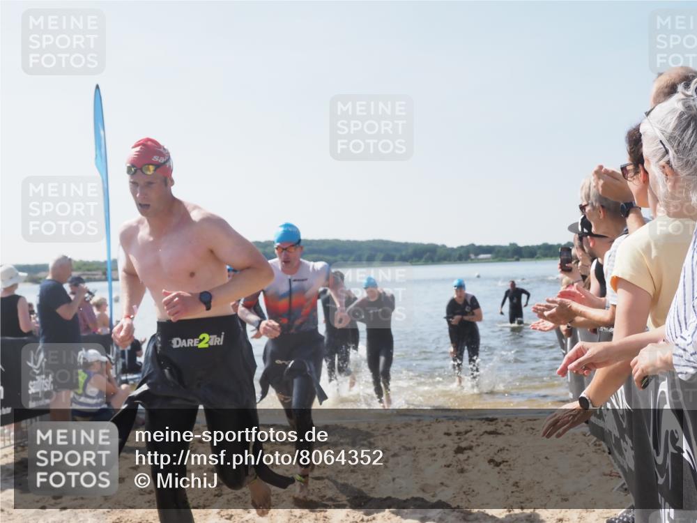 22.06.2025 - Viking Triathlon MichiJ http://msf.ph/oto/8064352 22.06.2025 10:28:06 Schwimmen 14, 90, 178, 196, 289, 367, 401, 616 meine-sportfotos.de