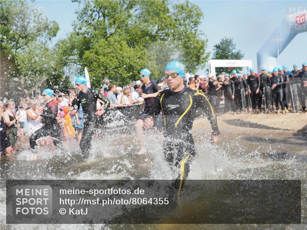 22.06.2025 - Viking Triathlon KatJ http://msf.ph/oto/8064355 22.06.2025 10:04:21 Schwimmen 115, 141, 142, 185, 195, 209, 239, 253, 276, 335, 377, 408, 419, 447, 493 meine-sportfotos.de