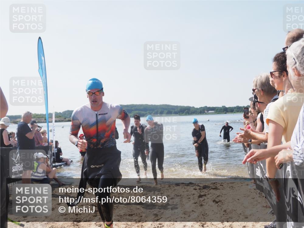 22.06.2025 - Viking Triathlon MichiJ http://msf.ph/oto/8064359 22.06.2025 10:28:07 Schwimmen 14, 90, 178, 196, 289, 367, 401, 616 meine-sportfotos.de