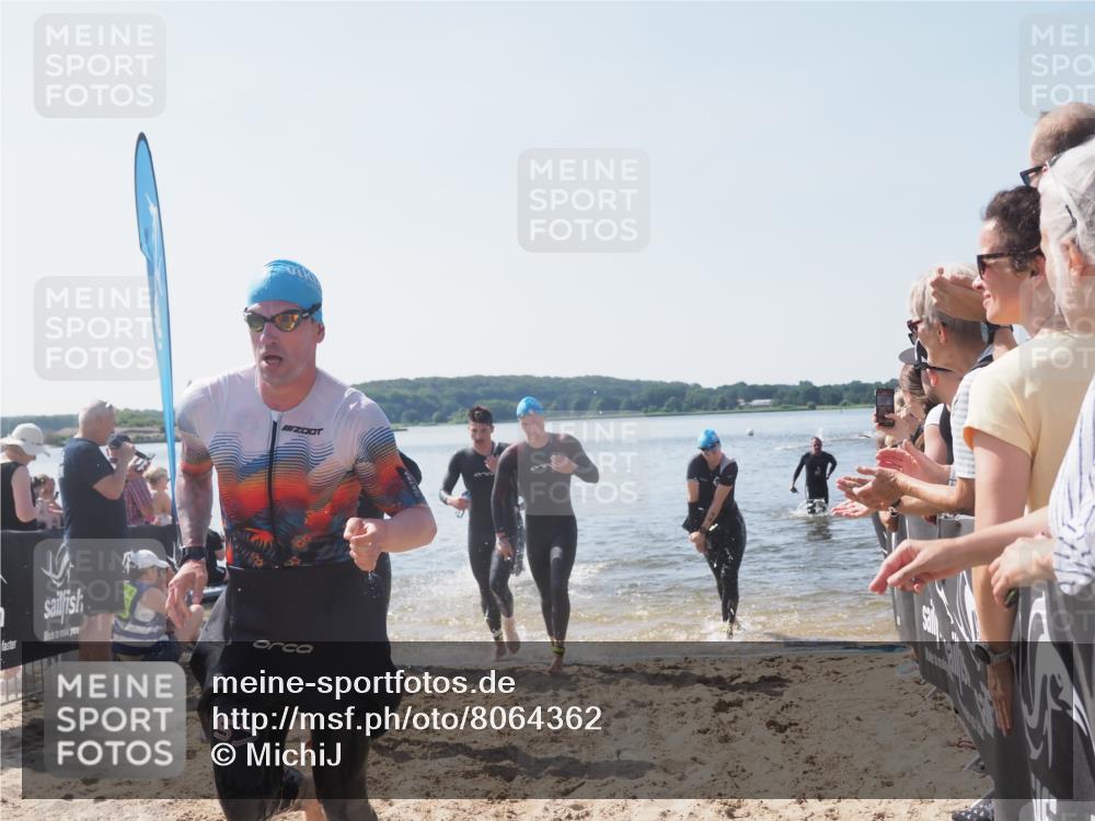 22.06.2025 - Viking Triathlon MichiJ http://msf.ph/oto/8064362 22.06.2025 10:28:07 Schwimmen 14, 90, 178, 196, 289, 367, 401, 616 meine-sportfotos.de