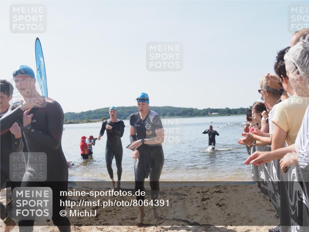 22.06.2025 - Viking Triathlon MichiJ http://msf.ph/oto/8064391 22.06.2025 10:28:10 Schwimmen 14, 178, 367, 401 meine-sportfotos.de