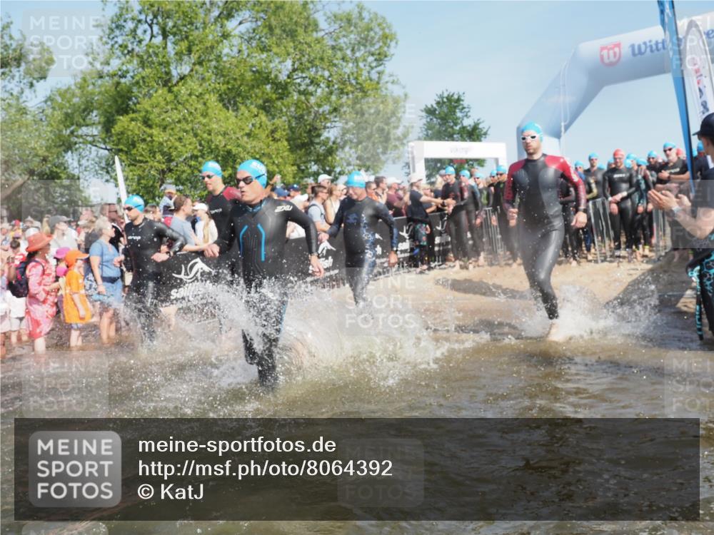 22.06.2025 - Viking Triathlon KatJ http://msf.ph/oto/8064392 22.06.2025 10:04:24 Schwimmen 115, 141, 142, 146, 185, 195, 209, 239, 253, 276, 335, 375, 377, 408, 419, 447, 457, 493 meine-sportfotos.de