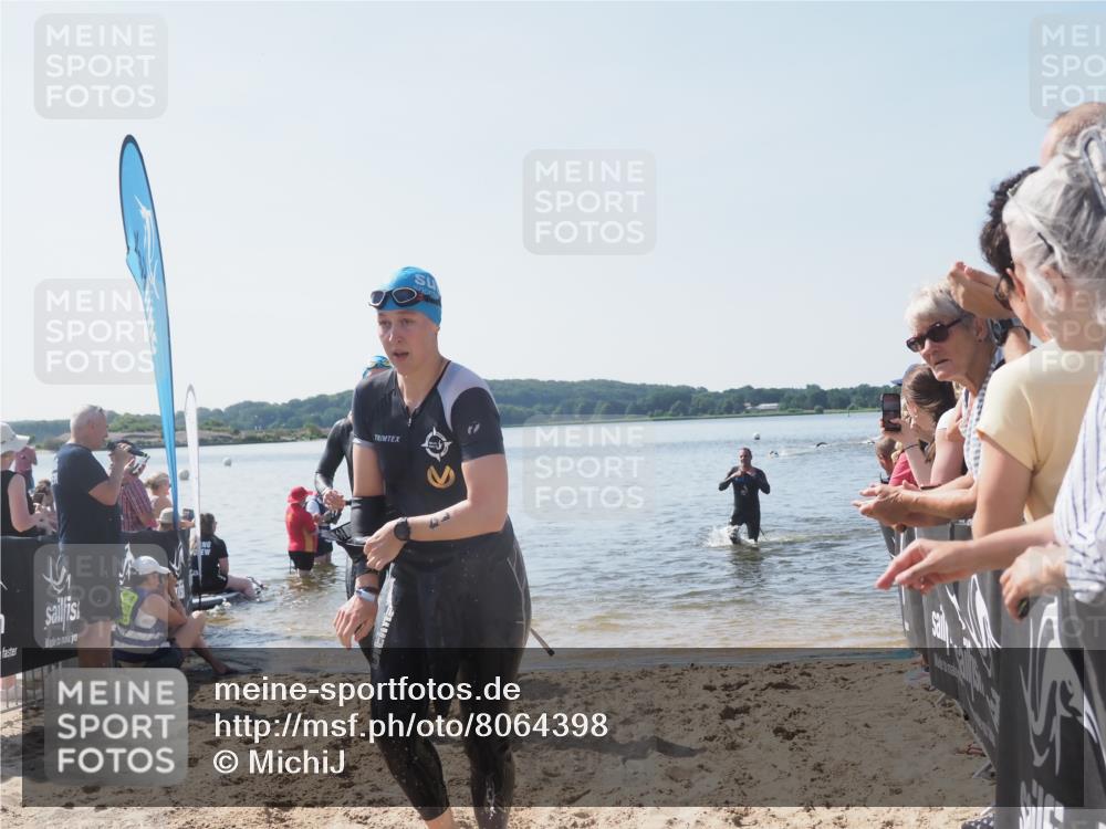 22.06.2025 - Viking Triathlon MichiJ http://msf.ph/oto/8064398 22.06.2025 10:28:10 Schwimmen 14, 178, 367, 401 meine-sportfotos.de