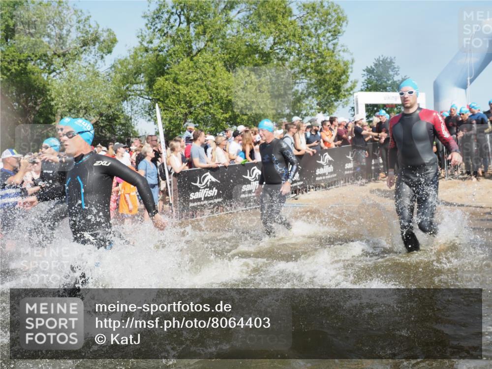 22.06.2025 - Viking Triathlon KatJ http://msf.ph/oto/8064403 22.06.2025 10:04:25 Schwimmen 115, 146, 195, 209, 239, 253, 335, 375, 377, 408, 419, 447, 457, 506, 629 meine-sportfotos.de