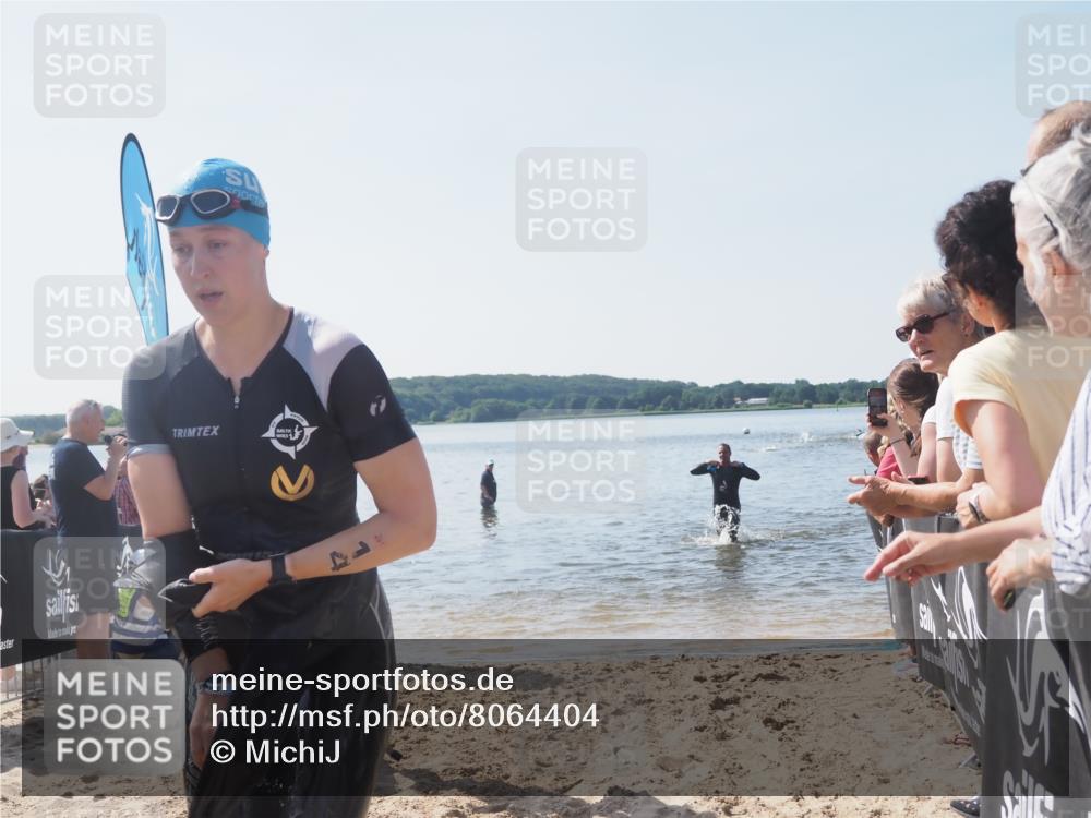 22.06.2025 - Viking Triathlon MichiJ http://msf.ph/oto/8064404 22.06.2025 10:28:11 Schwimmen 367, 401 meine-sportfotos.de
