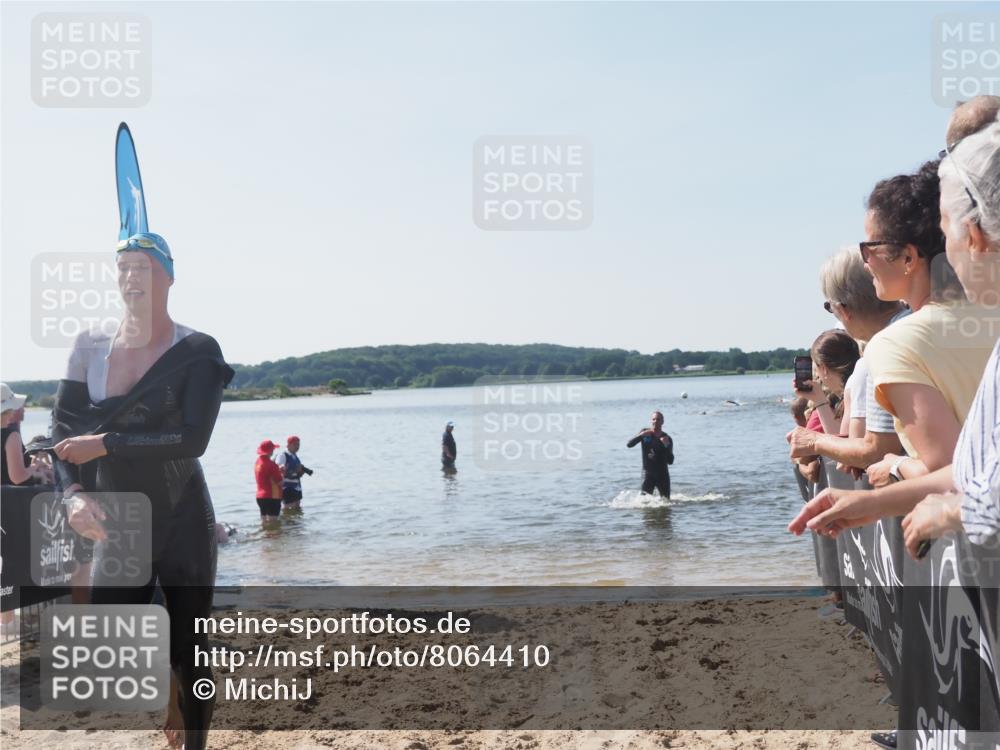 22.06.2025 - Viking Triathlon MichiJ http://msf.ph/oto/8064410 22.06.2025 10:28:11 Schwimmen 367, 401 meine-sportfotos.de