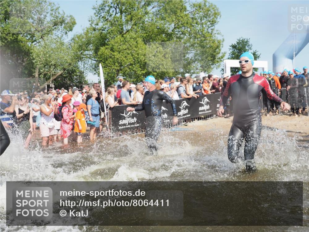 22.06.2025 - Viking Triathlon KatJ http://msf.ph/oto/8064411 22.06.2025 10:04:25 Schwimmen 115, 146, 195, 209, 239, 253, 335, 375, 377, 408, 419, 447, 457, 506, 629 meine-sportfotos.de