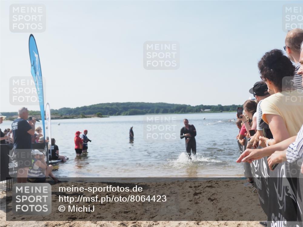 22.06.2025 - Viking Triathlon MichiJ http://msf.ph/oto/8064423 22.06.2025 10:28:15 Schwimmen 367 meine-sportfotos.de