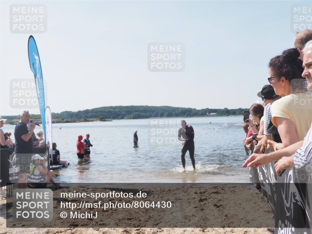 22.06.2025 - Viking Triathlon MichiJ http://msf.ph/oto/8064430 22.06.2025 10:28:15 Schwimmen 367 meine-sportfotos.de