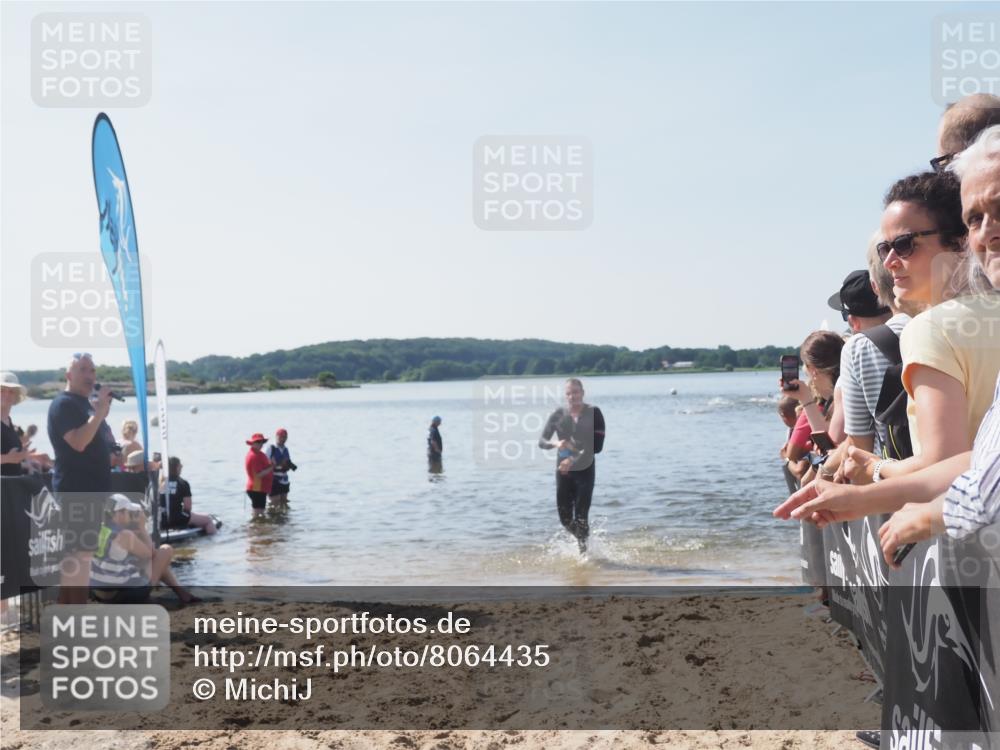 22.06.2025 - Viking Triathlon MichiJ http://msf.ph/oto/8064435 22.06.2025 10:28:16 Schwimmen 367 meine-sportfotos.de