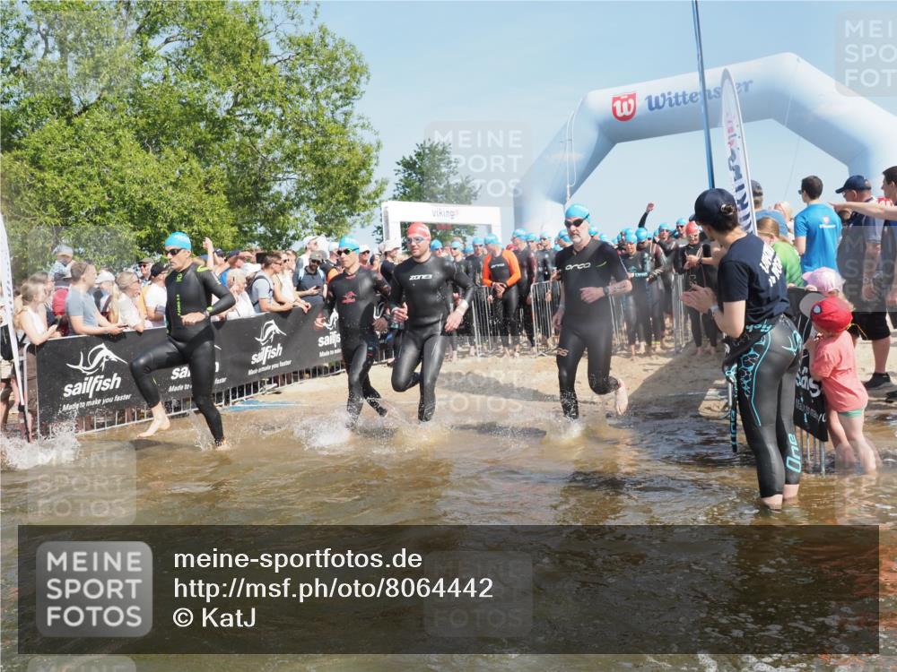 22.06.2025 - Viking Triathlon KatJ http://msf.ph/oto/8064442 22.06.2025 10:04:28 Schwimmen 115, 146, 195, 209, 238, 239, 253, 335, 375, 377, 408, 419, 447, 457, 506, 629, 662 meine-sportfotos.de
