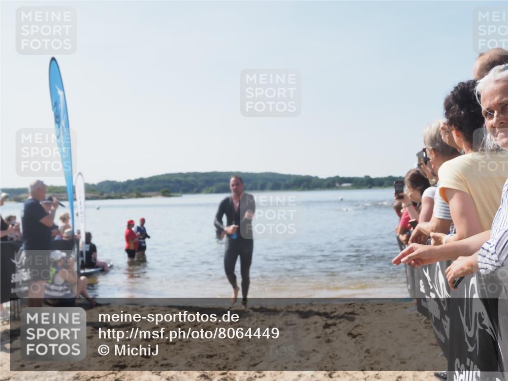 22.06.2025 - Viking Triathlon MichiJ http://msf.ph/oto/8064449 22.06.2025 10:28:17 Schwimmen 367 meine-sportfotos.de
