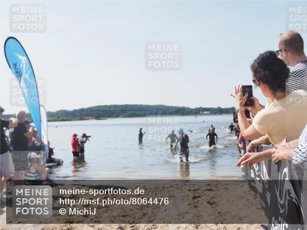22.06.2025 - Viking Triathlon MichiJ http://msf.ph/oto/8064476 22.06.2025 10:28:47 Schwimmen 15, 258, 301, 368, 414, 443, 628 meine-sportfotos.de