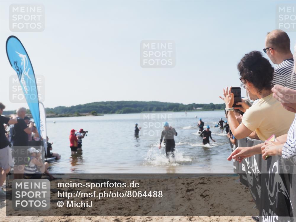 22.06.2025 - Viking Triathlon MichiJ http://msf.ph/oto/8064488 22.06.2025 10:28:48 Schwimmen 15, 258, 301, 368, 414, 443, 628 meine-sportfotos.de