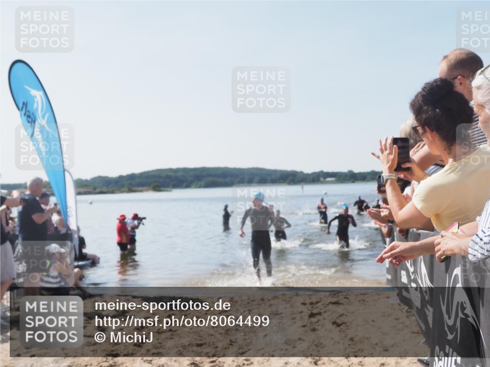 22.06.2025 - Viking Triathlon MichiJ http://msf.ph/oto/8064499 22.06.2025 10:28:50 Schwimmen 15, 258, 301, 368, 384, 414, 443, 628 meine-sportfotos.de
