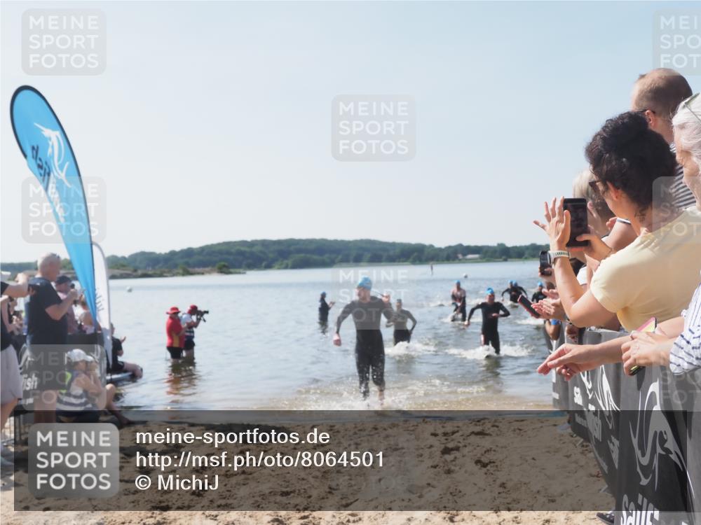 22.06.2025 - Viking Triathlon MichiJ http://msf.ph/oto/8064501 22.06.2025 10:28:50 Schwimmen 15, 258, 301, 368, 384, 414, 443, 628 meine-sportfotos.de