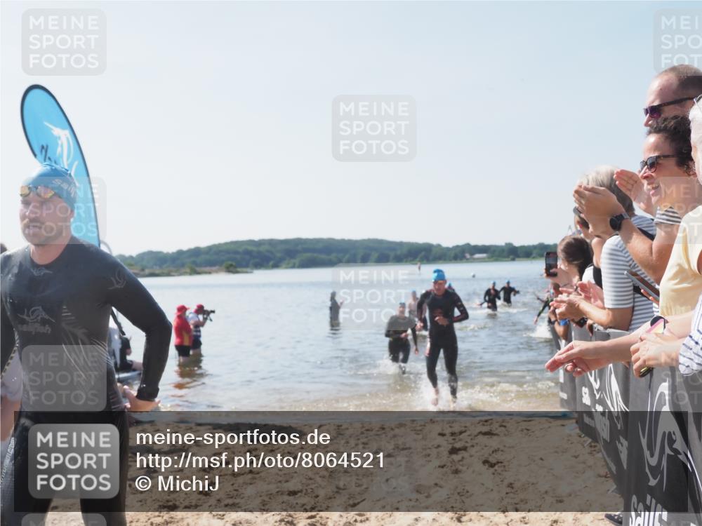 22.06.2025 - Viking Triathlon MichiJ http://msf.ph/oto/8064521 22.06.2025 10:28:53 Schwimmen 12, 15, 152, 258, 301, 368, 384, 414, 443, 604, 628 meine-sportfotos.de