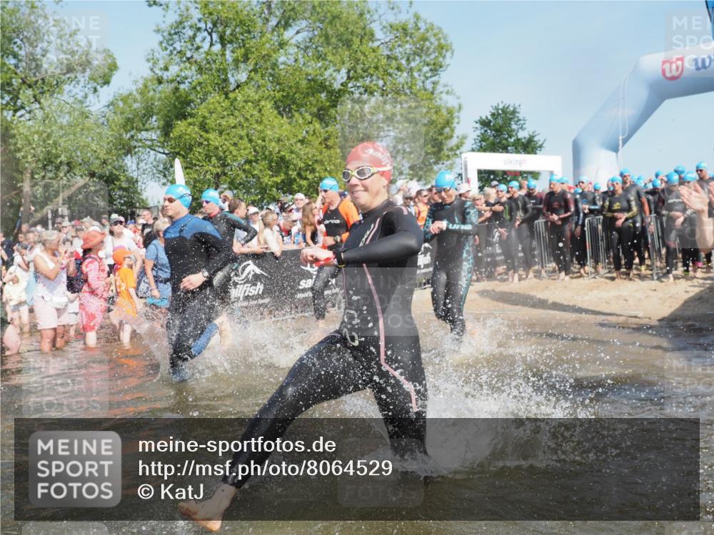22.06.2025 - Viking Triathlon KatJ http://msf.ph/oto/8064529 22.06.2025 10:04:33 Schwimmen 146, 209, 238, 239, 327, 335, 375, 419, 447, 457, 482, 506, 514, 629, 662 meine-sportfotos.de
